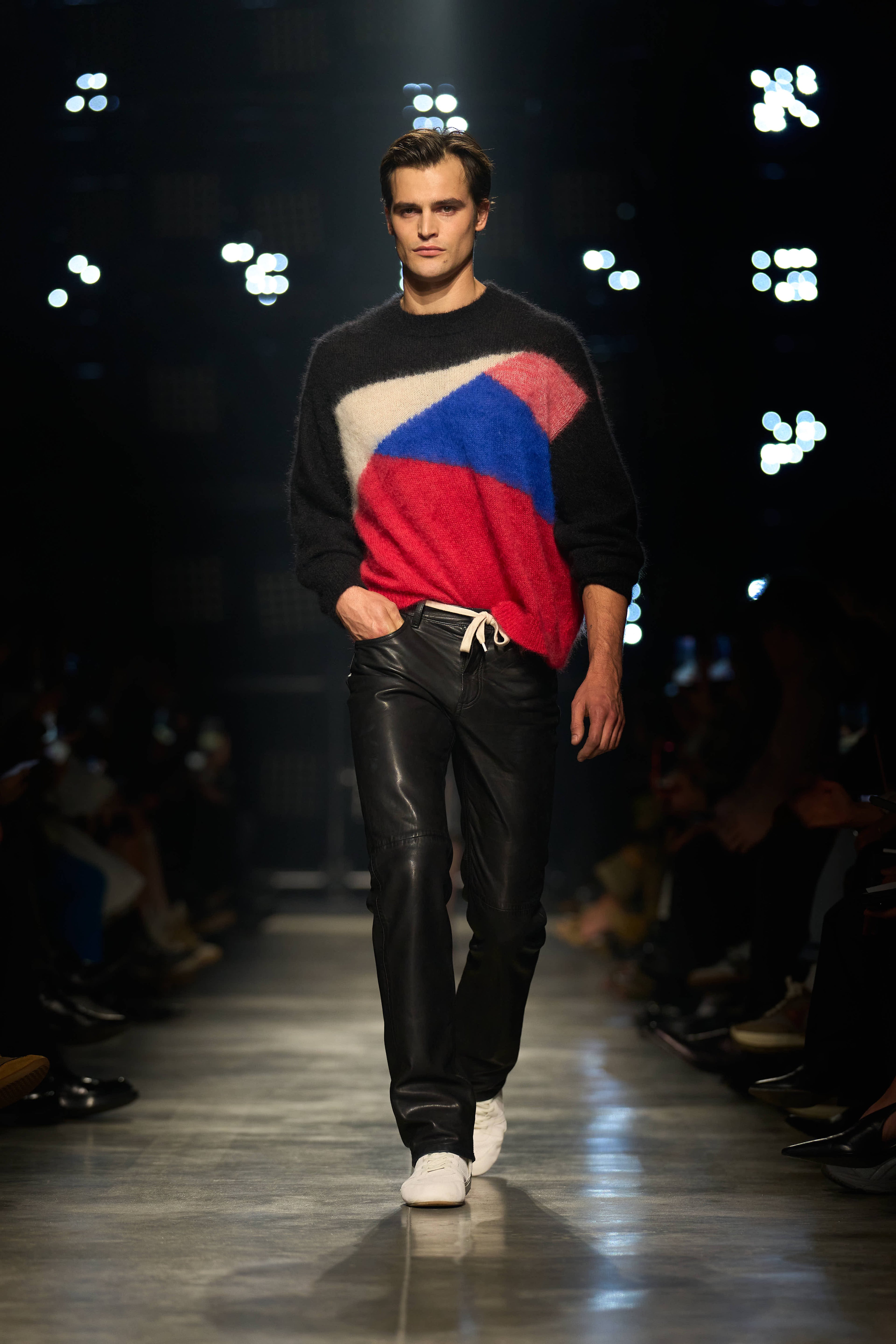 Look 11 [W26]
